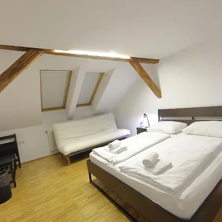 Otel Ams *